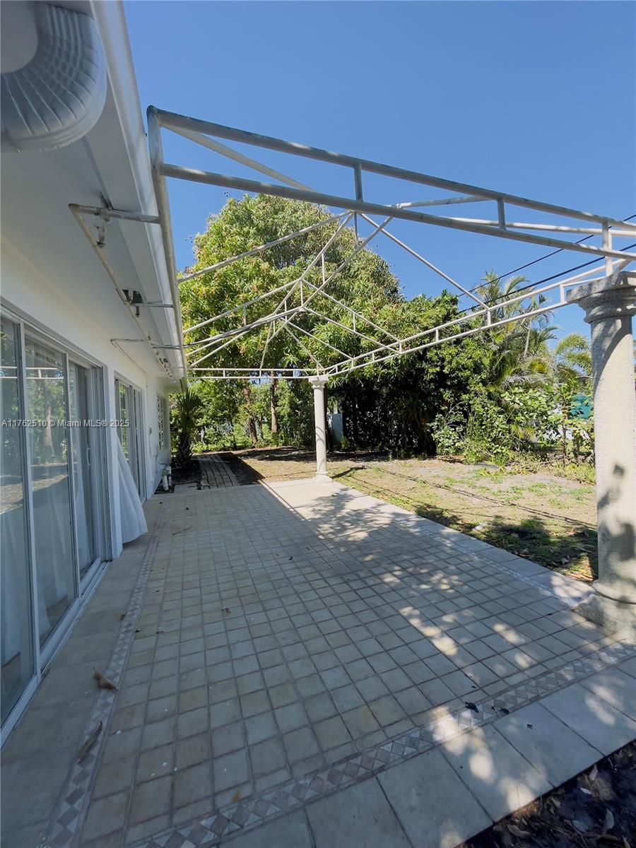 349 Northeast 31st Street Boca Raton, FL 33431 - Photo 5 of 24