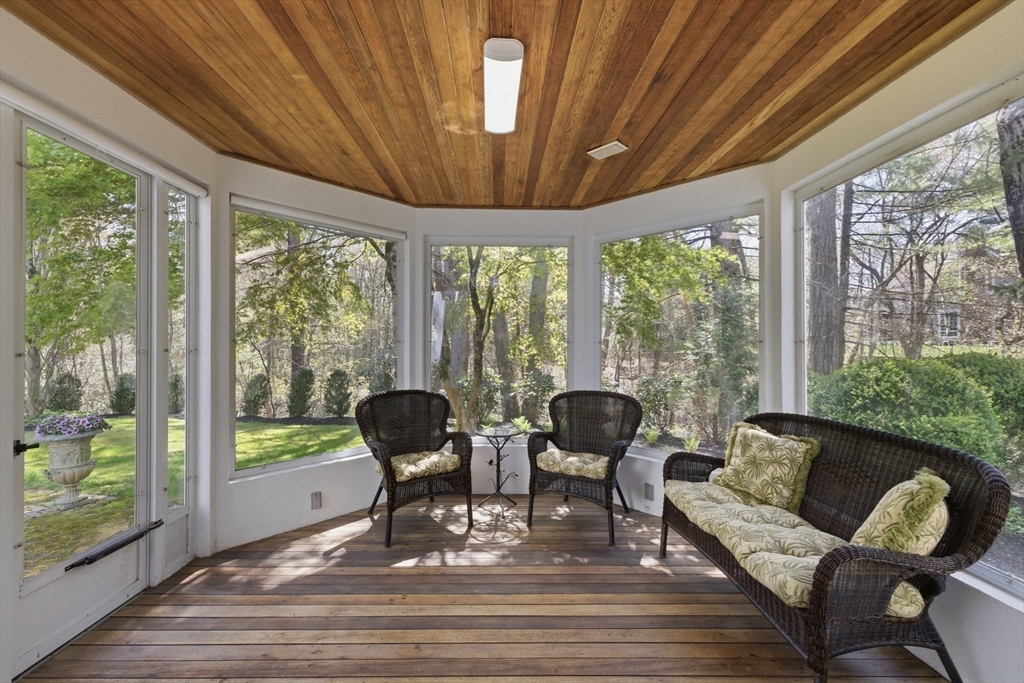 98 Bridle Trail Road Needham, MA 02492 - Photo 20 of 37