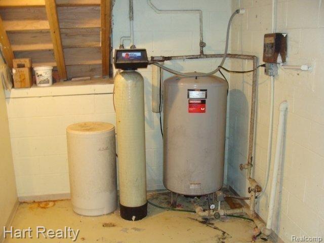 1495 Indian Road Lapeer, MI 48446 - Photo 23 of 24 035.jpg
