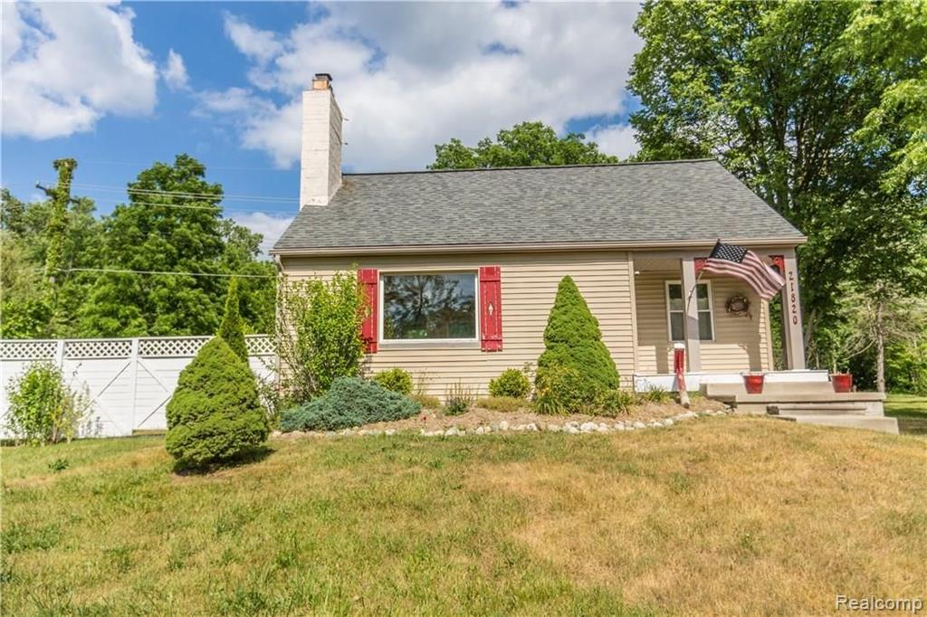 21820 Gill Road Farmington Hills, MI 48335 - Photo 22 of 36