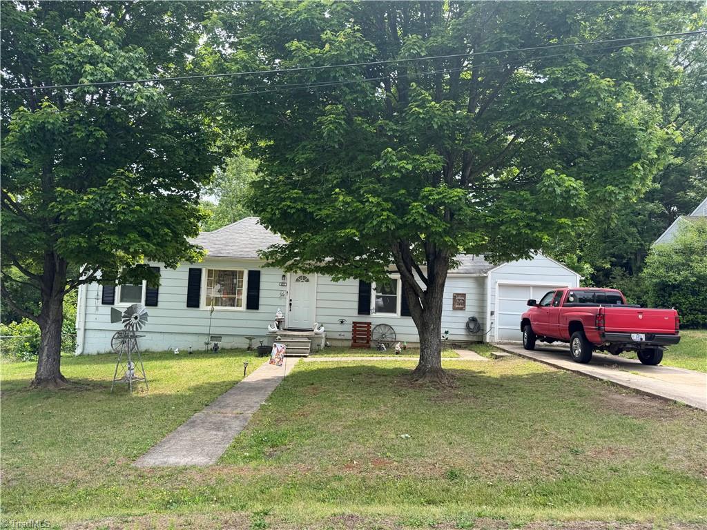 432 Friddle Drive High Point, NC 27260 - Photo 1 of 9
