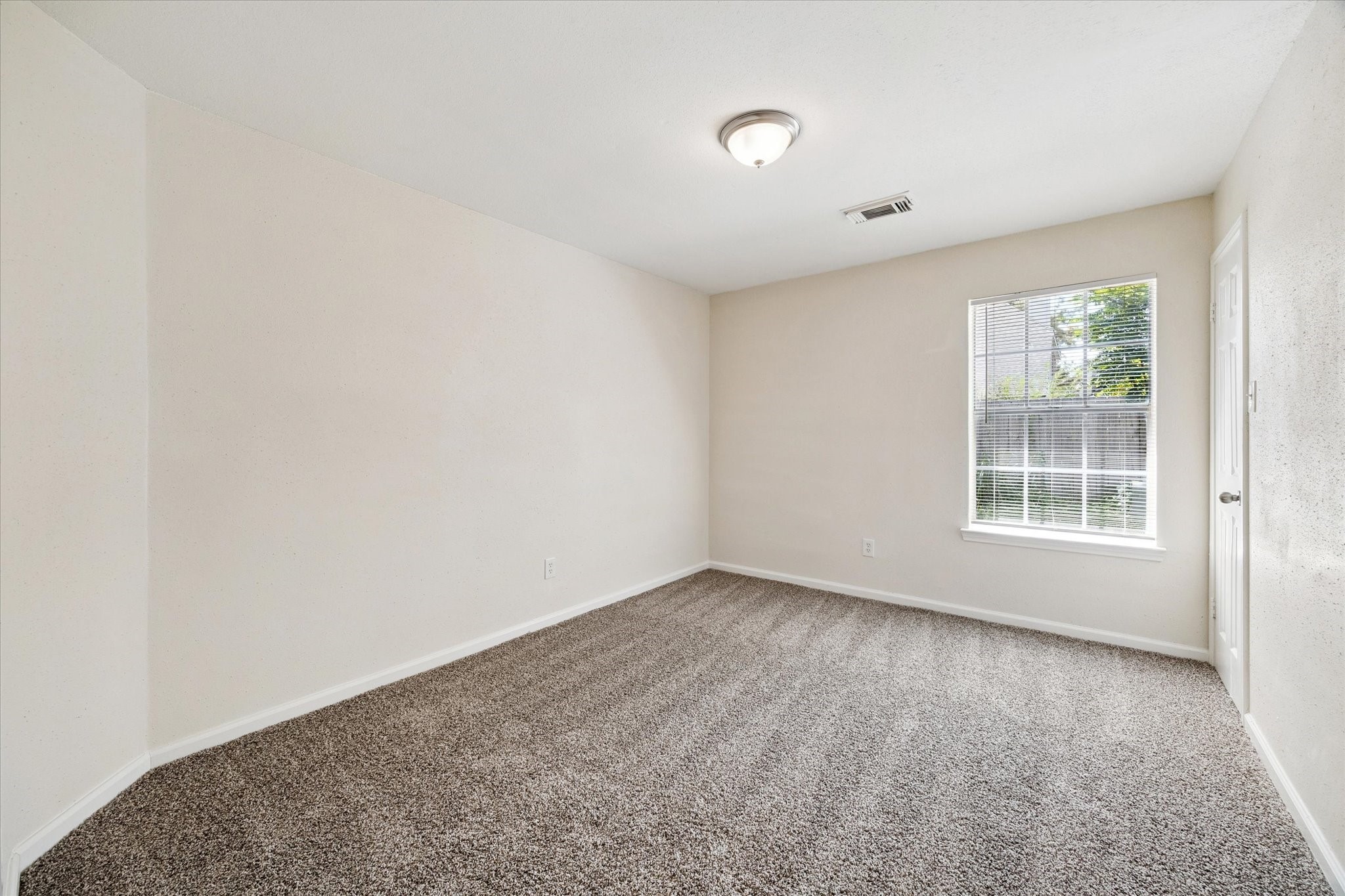 5715 South Magazine Circle Houston, TX 77084 - Photo 20 of 29 Secondary bedroom