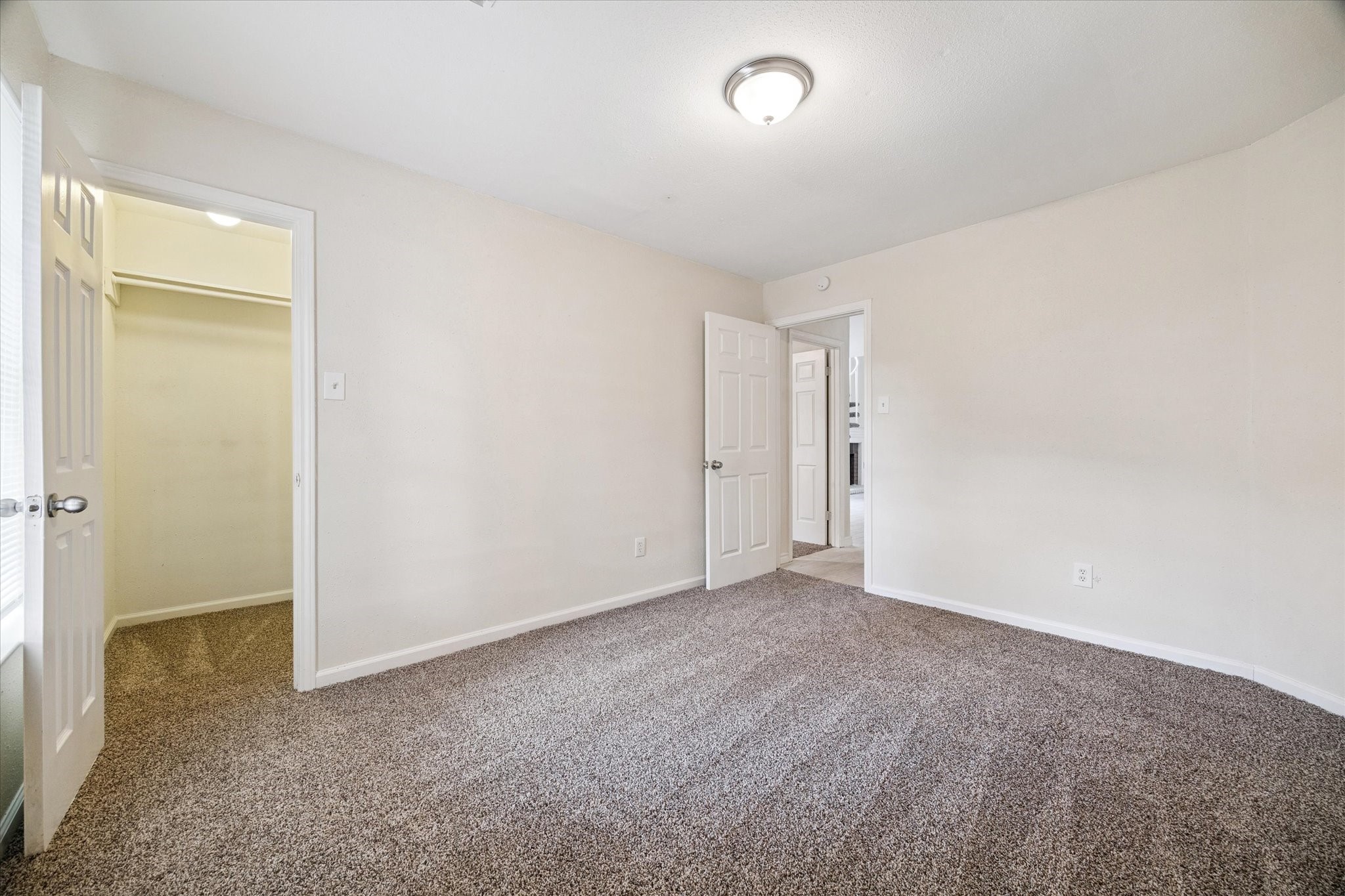 5715 South Magazine Circle Houston, TX 77084 - Photo 21 of 29 Another spacious closet in secondary