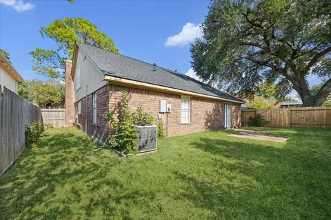 $284,900 | 5715 South Magazine Circle, Houston, TX 77084