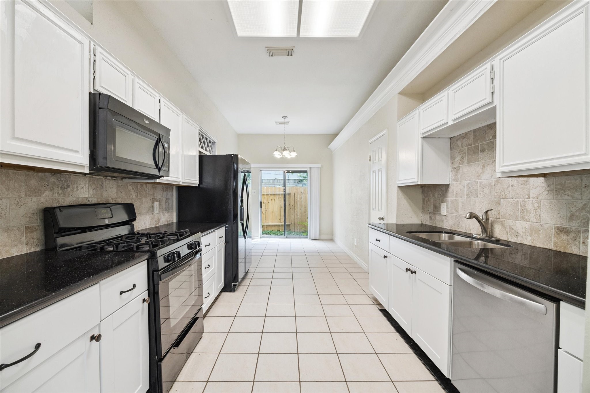 5715 South Magazine Circle Houston, TX 77084 - Photo 7 of 29 Extended countertops in kitchen