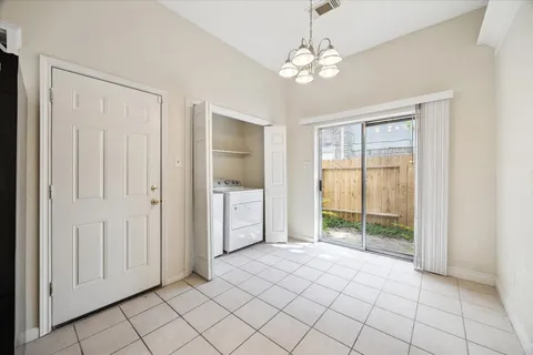 $284,900 | 5715 South Magazine Circle, Houston, TX 77084