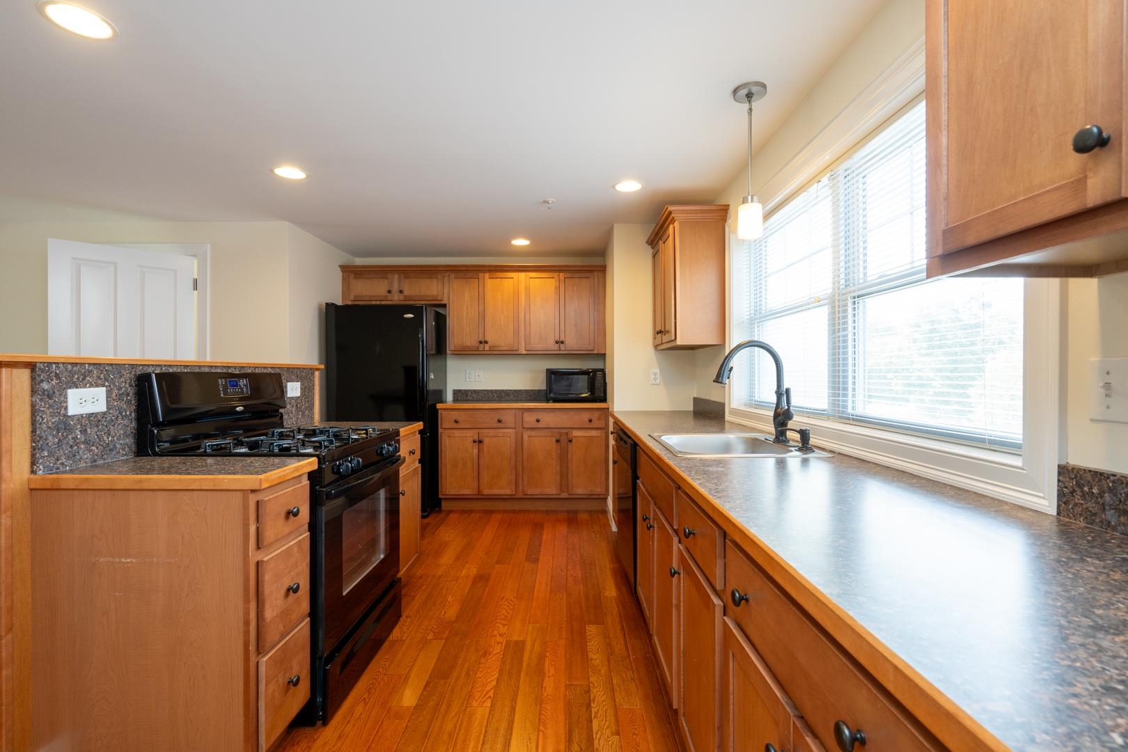 180 Drakeside Road, Unit 9 Hampton, NH 03842 - Photo 5 of 49