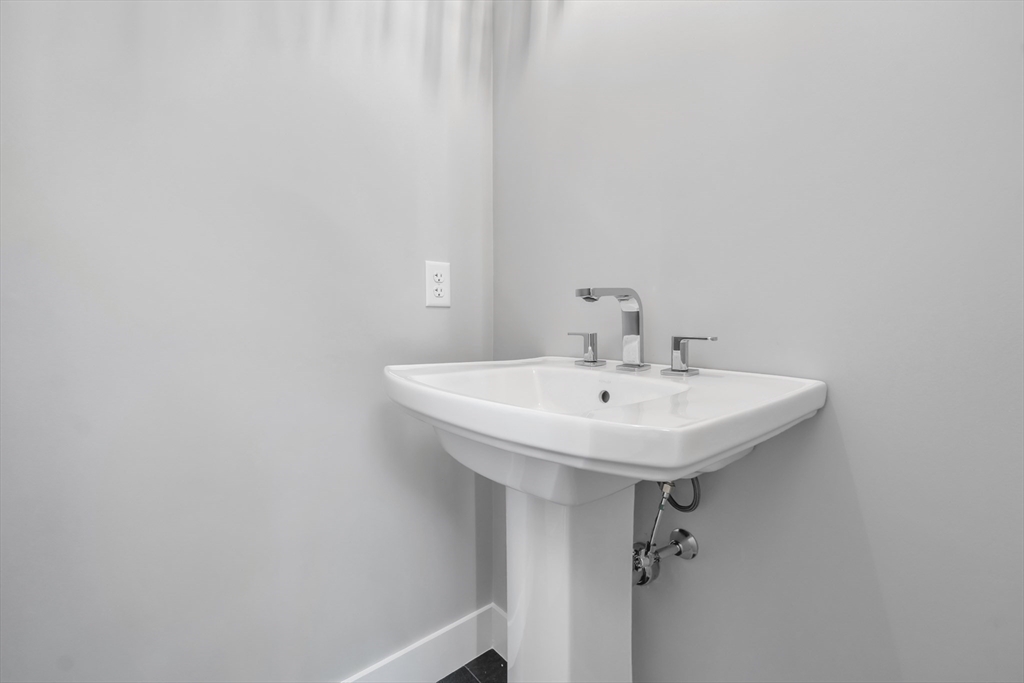 128 Old Southbridge Road Dudley, MA 01571 - Photo 24 of 42