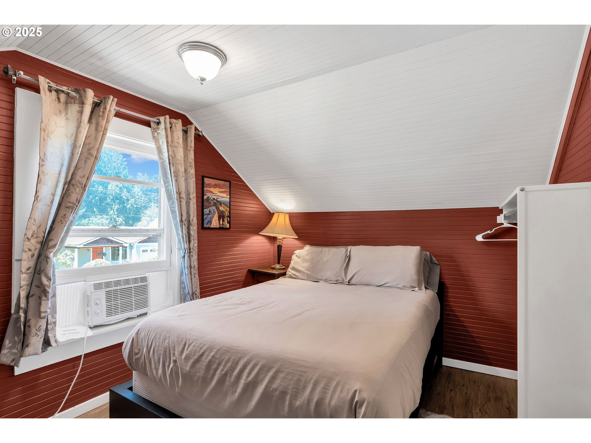402 Southeast 75th Avenue Portland, OR 97215 - Photo 16 of 48