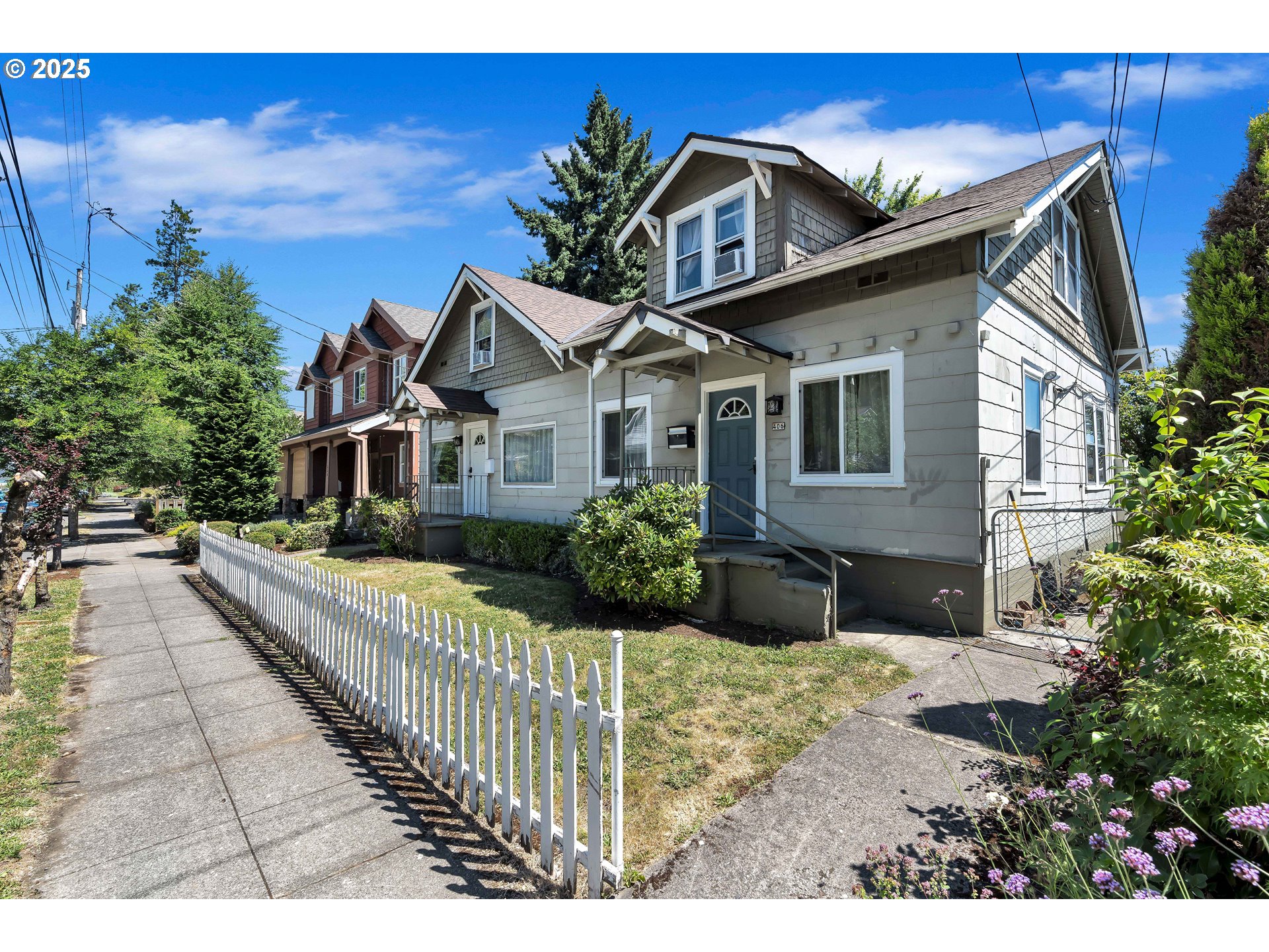 402 Southeast 75th Avenue Portland, OR 97215 - Photo 2 of 48