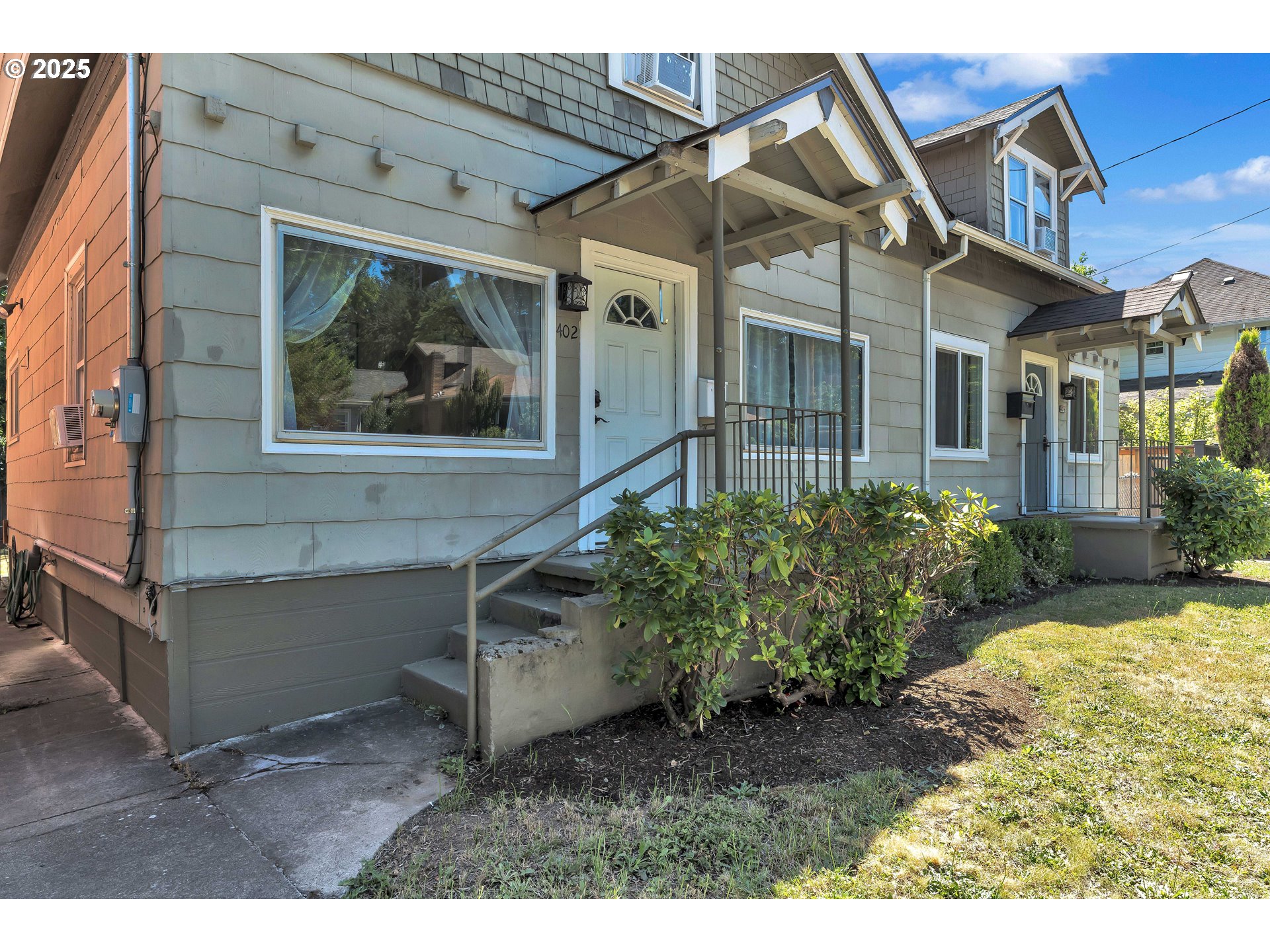 402 Southeast 75th Avenue Portland, OR 97215 - Photo 4 of 48