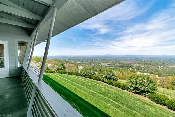 $1,248,000 | 215 Casa Robles Drive, Moravian Falls, NC 28654