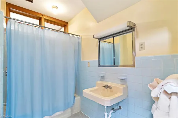 $1,248,000 | 215 Casa Robles Drive, Moravian Falls, NC 28654