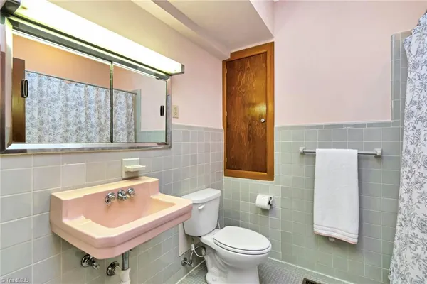 $1,248,000 | 215 Casa Robles Drive, Moravian Falls, NC 28654