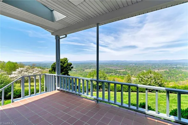 $1,248,000 | 215 Casa Robles Drive, Moravian Falls, NC 28654