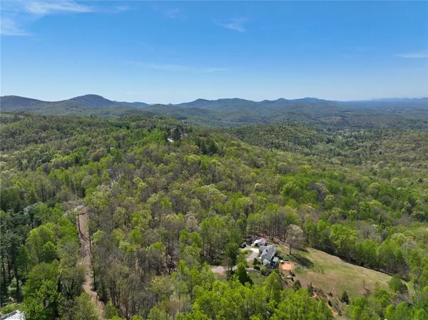 $1,248,000 | 215 Casa Robles Drive, Moravian Falls, NC 28654