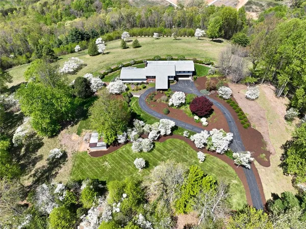 $1,248,000 | 215 Casa Robles Drive, Moravian Falls, NC 28654