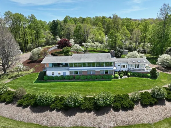 $1,248,000 | 215 Casa Robles Drive, Moravian Falls, NC 28654