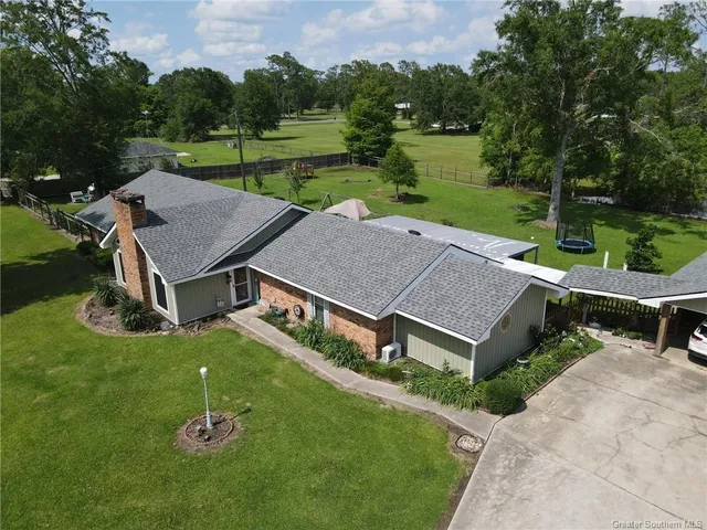 $299,000 | 2730 Scarlett Drive, Lake Charles, LA 70611