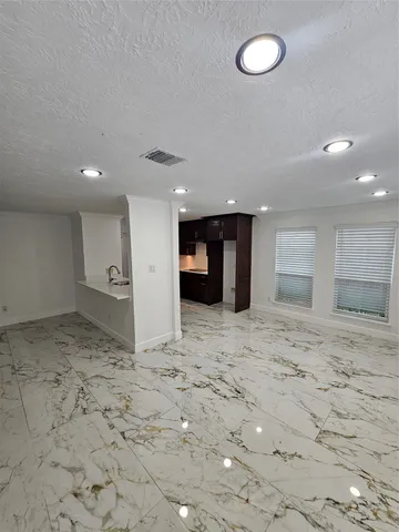 $2,000 | 9207 Dairy View Lane, Houston, TX 77099