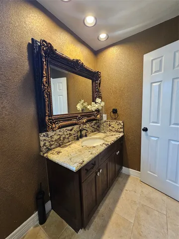 $2,000 | 9207 Dairy View Lane, Houston, TX 77099