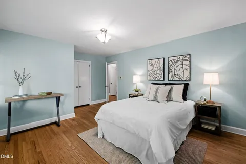 $825,000 | 68 Oakwood Drive, Chapel Hill, NC 27517