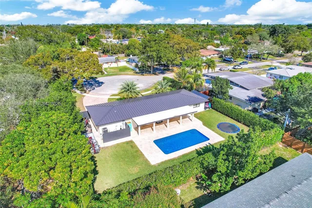 $924,999 | 6980 Northwest 6th Court, Plantation, FL 33317