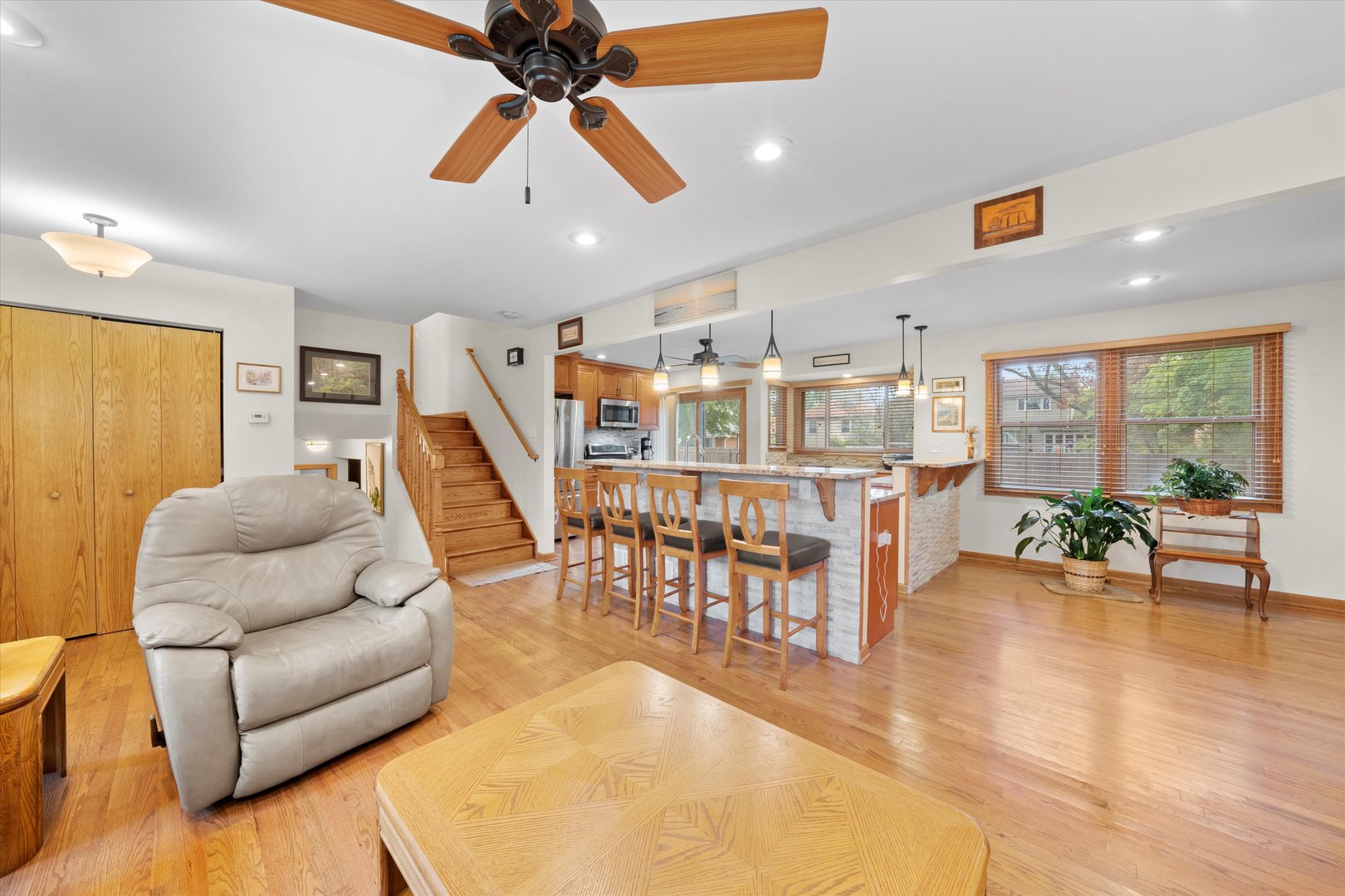 1102 185th Place Homewood, IL 60430 - Photo 3 of 19 Gallery Image 3