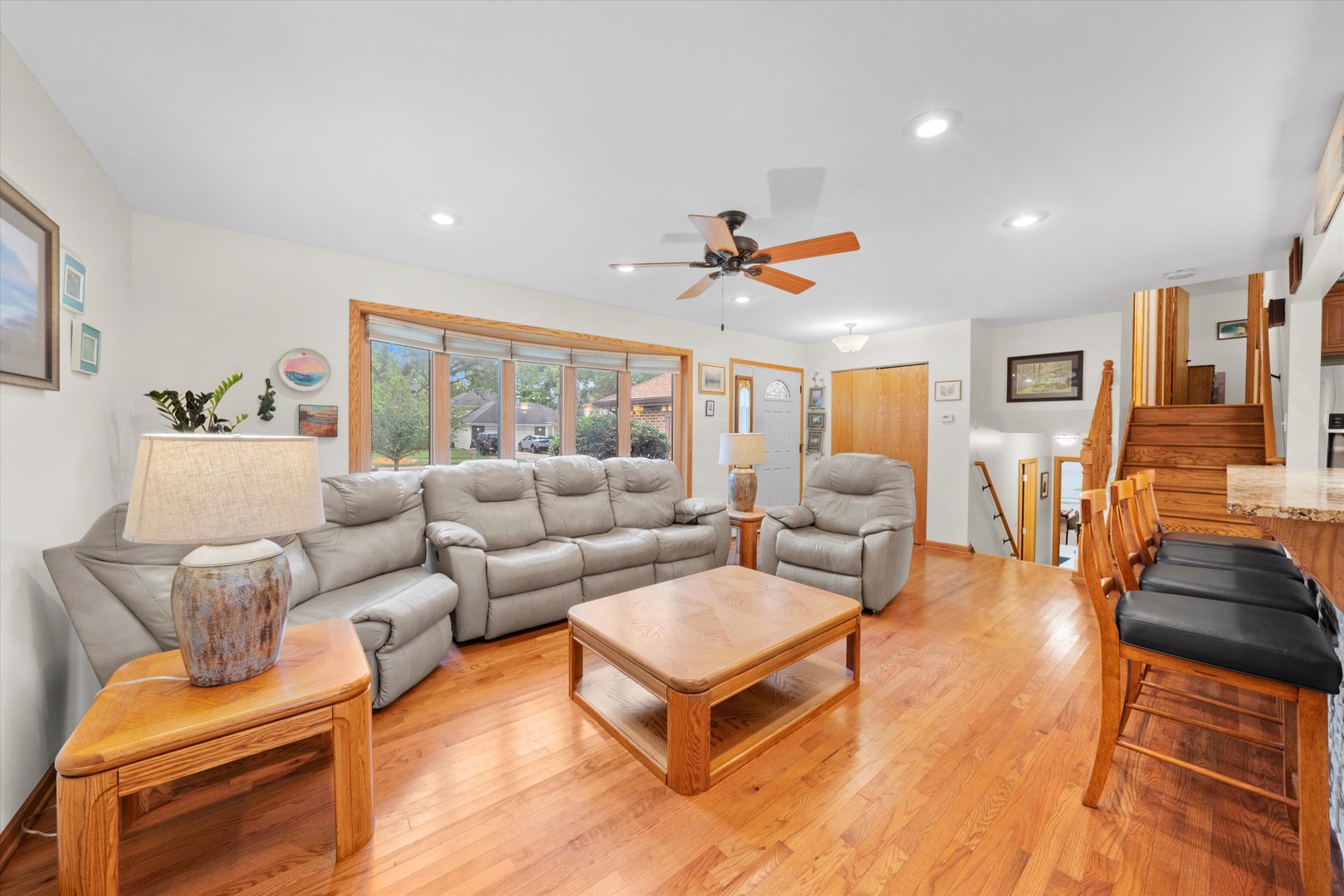 1102 185th Place Homewood, IL 60430 - Photo 4 of 19 Gallery Image 4