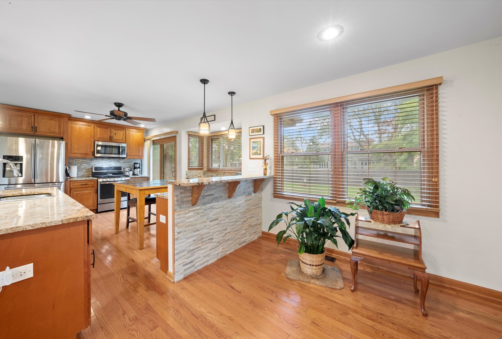 1102 185th Place Homewood, IL 60430 - Photo 6 of 19 Gallery Image 6