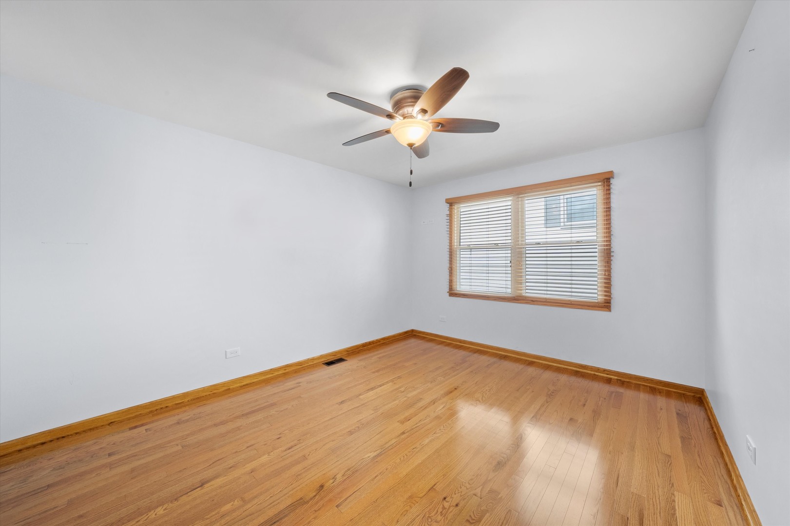 1102 185th Place Homewood, IL 60430 - Photo 10 of 19 Gallery Image 10