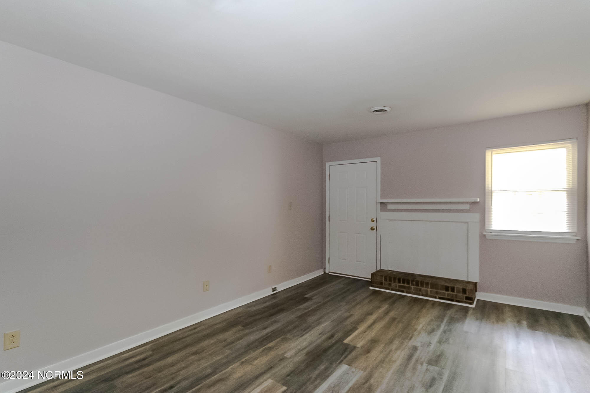 201 Shipman Road, Unit D15 Havelock, NC 28532 - Photo 2 of 10 IMG_4076