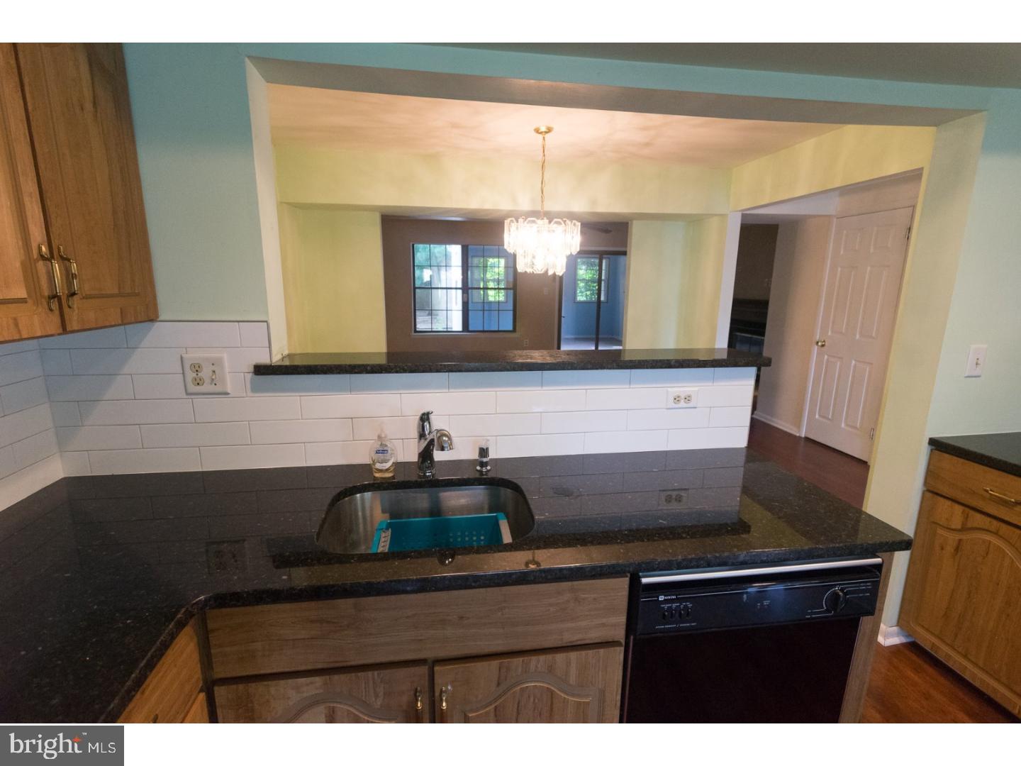 21 Christopher Road Voorhees, NJ 08043 - Photo 10 of 25 Kitchen