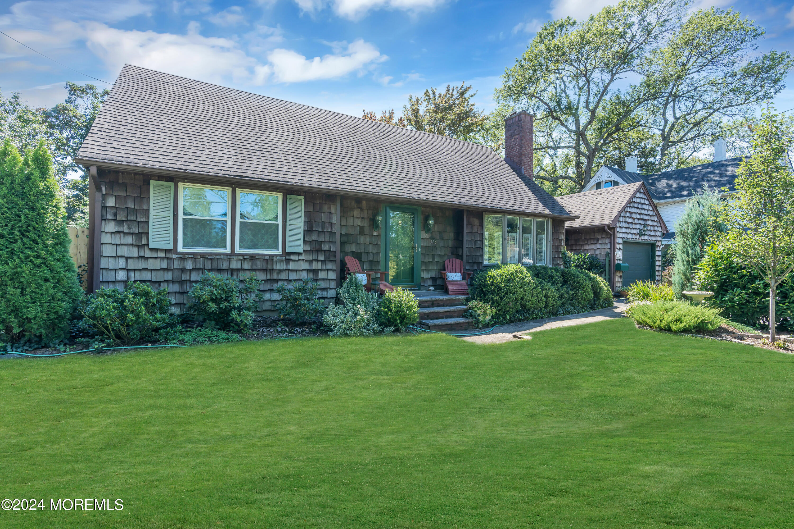 328 White Road Little Silver, NJ 07739 - Photo 2 of 57 002_dsc05298-1_980
