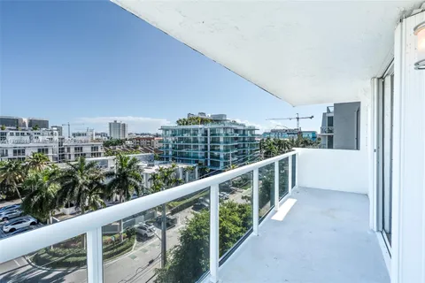 $550,000 | 10000 West Bay Harbor Drive, Unit 625, Bay Harbor Islands, FL 33154