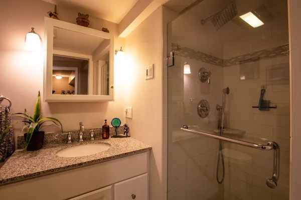$3,000 | 1401 Great Pond Road, Unit 4, North Andover, MA 01845
