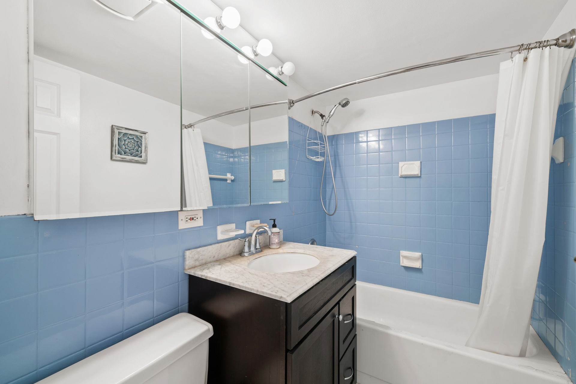 111 Hicks Street, Unit 5QR Brooklyn, NY 11201 - Photo 13 of 19 a bathroom with a sink a toilet and shower