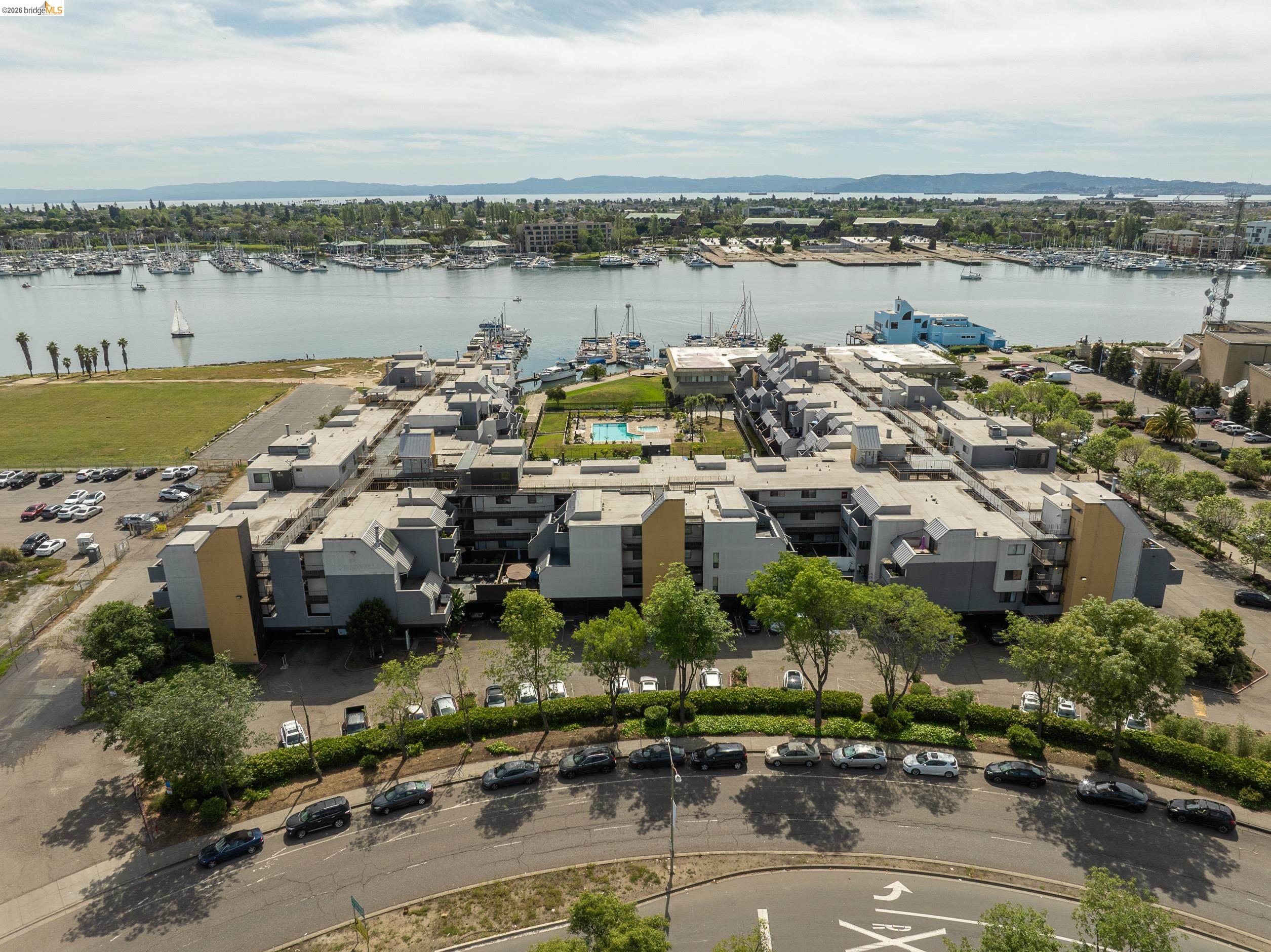 1 Embarcadero, Unit 353 Oakland, CA 94607 - Photo 41 of 55