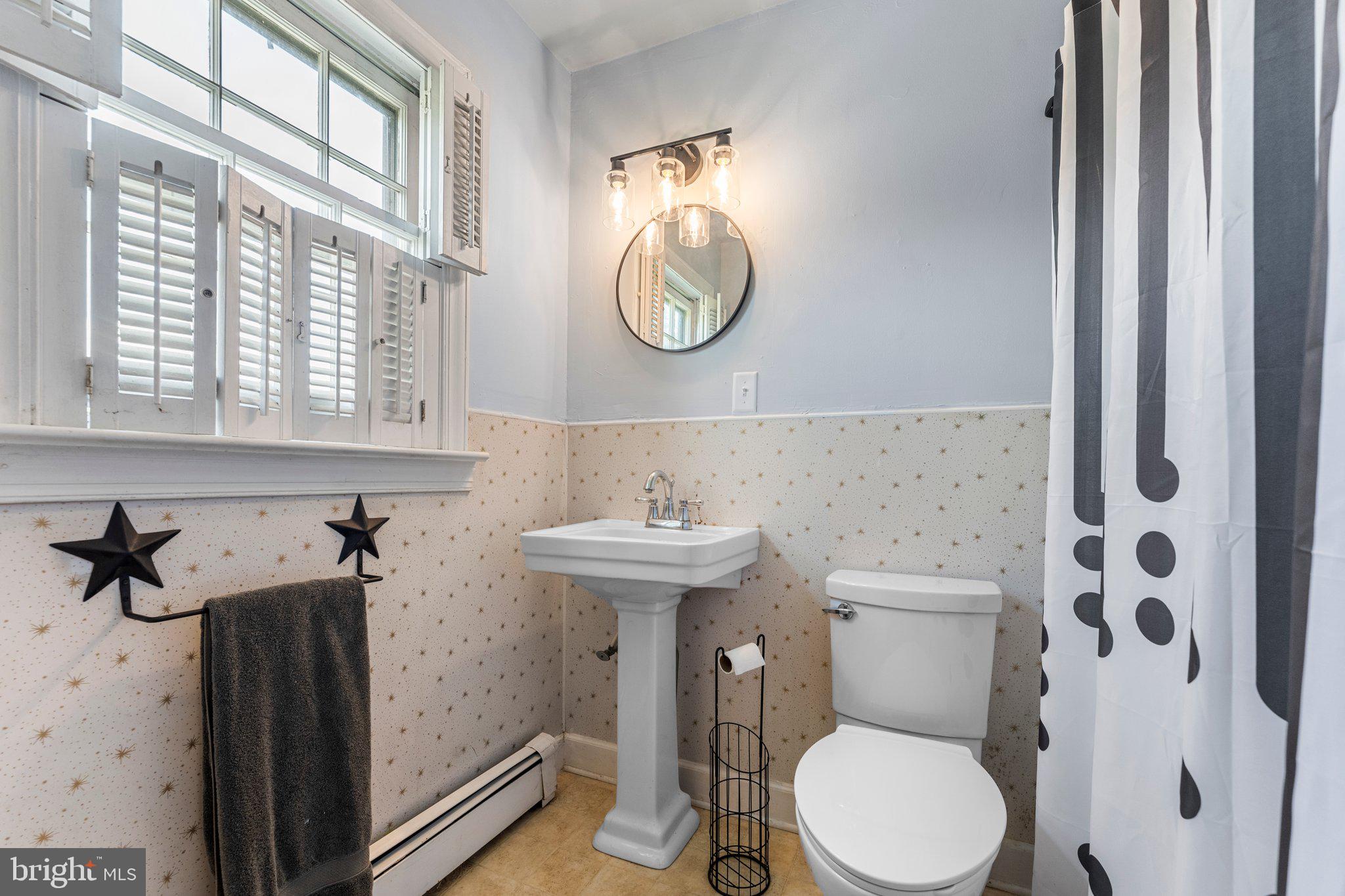 266 Rosa Bran Road Kinsale, VA 22488 - Photo 29 of 46 First Floor Bathroom