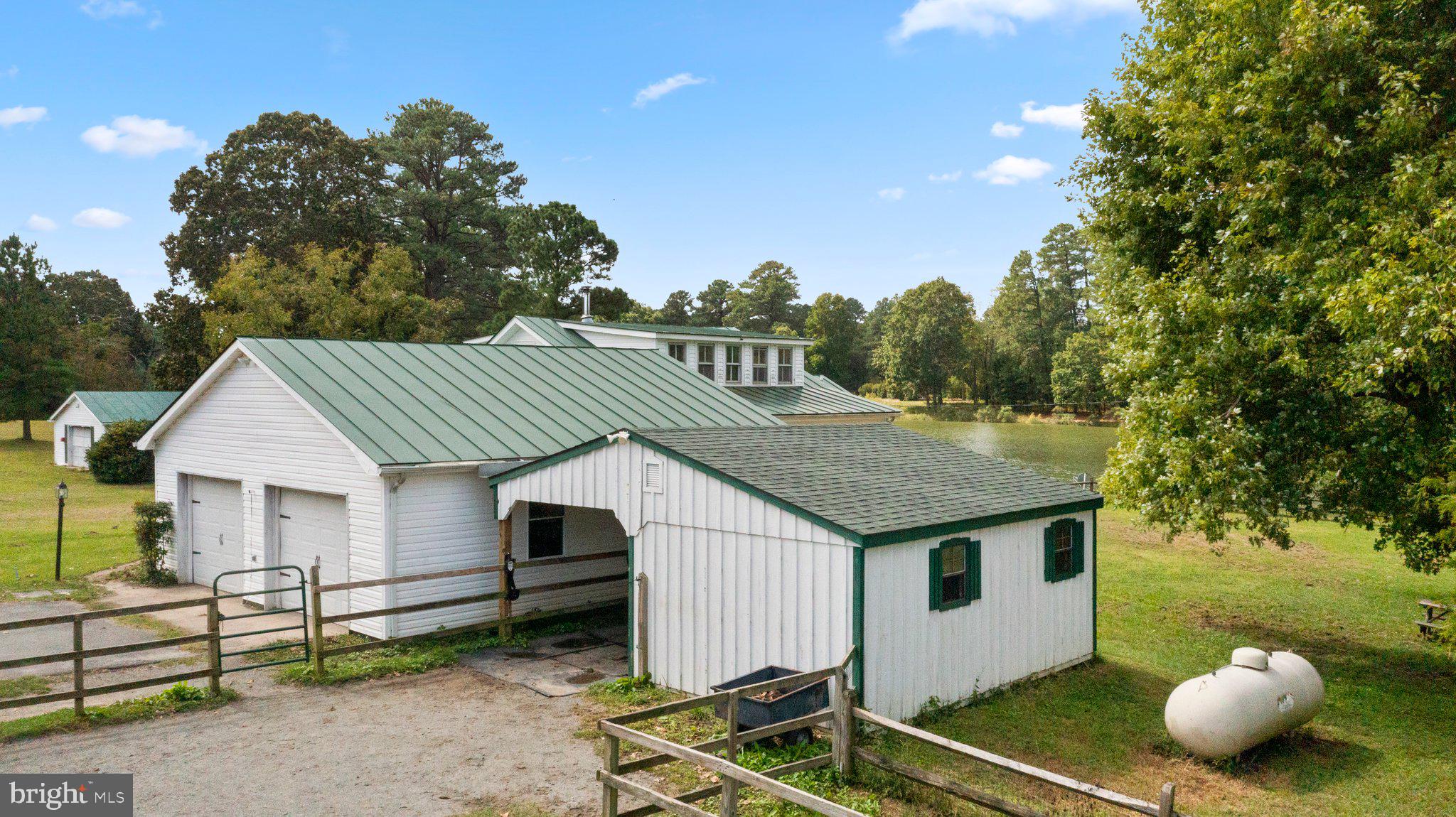 266 Rosa Bran Road Kinsale, VA 22488 - Photo 40 of 46 Amish-made 1 Stall Horse Barn w/ fenced-in pasture