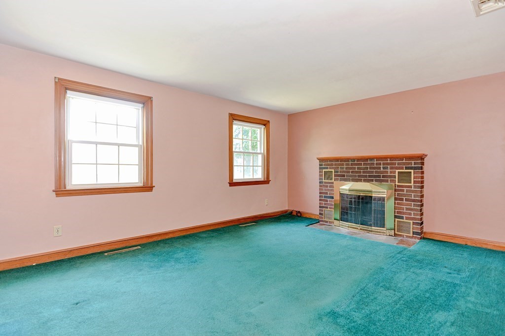 19 Benson Road Stoughton, MA 02072 - Photo 6 of 32 Gallery Image 6