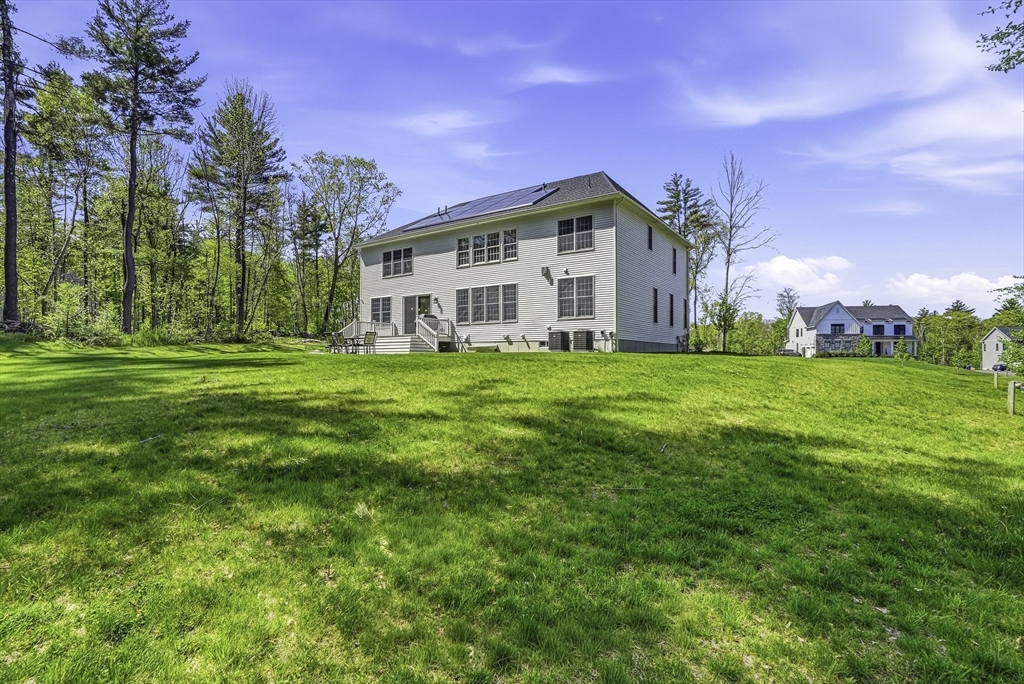60 Chamberlain Street Hopkinton, MA 01748 - Photo 3 of 41
