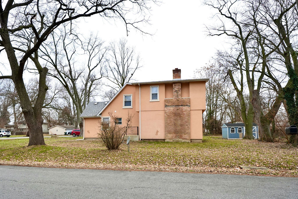 3315 West 161st Street Markham, IL 60428 - Photo 26 of 26 a view of a backyard with large trees