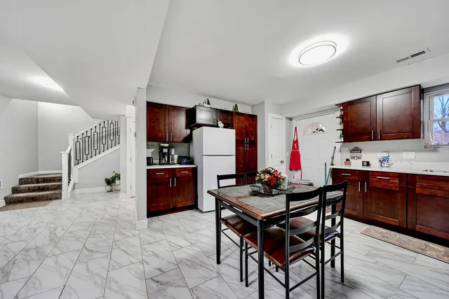 $255,000 | 3315 West 161st Street, Markham, IL 60428