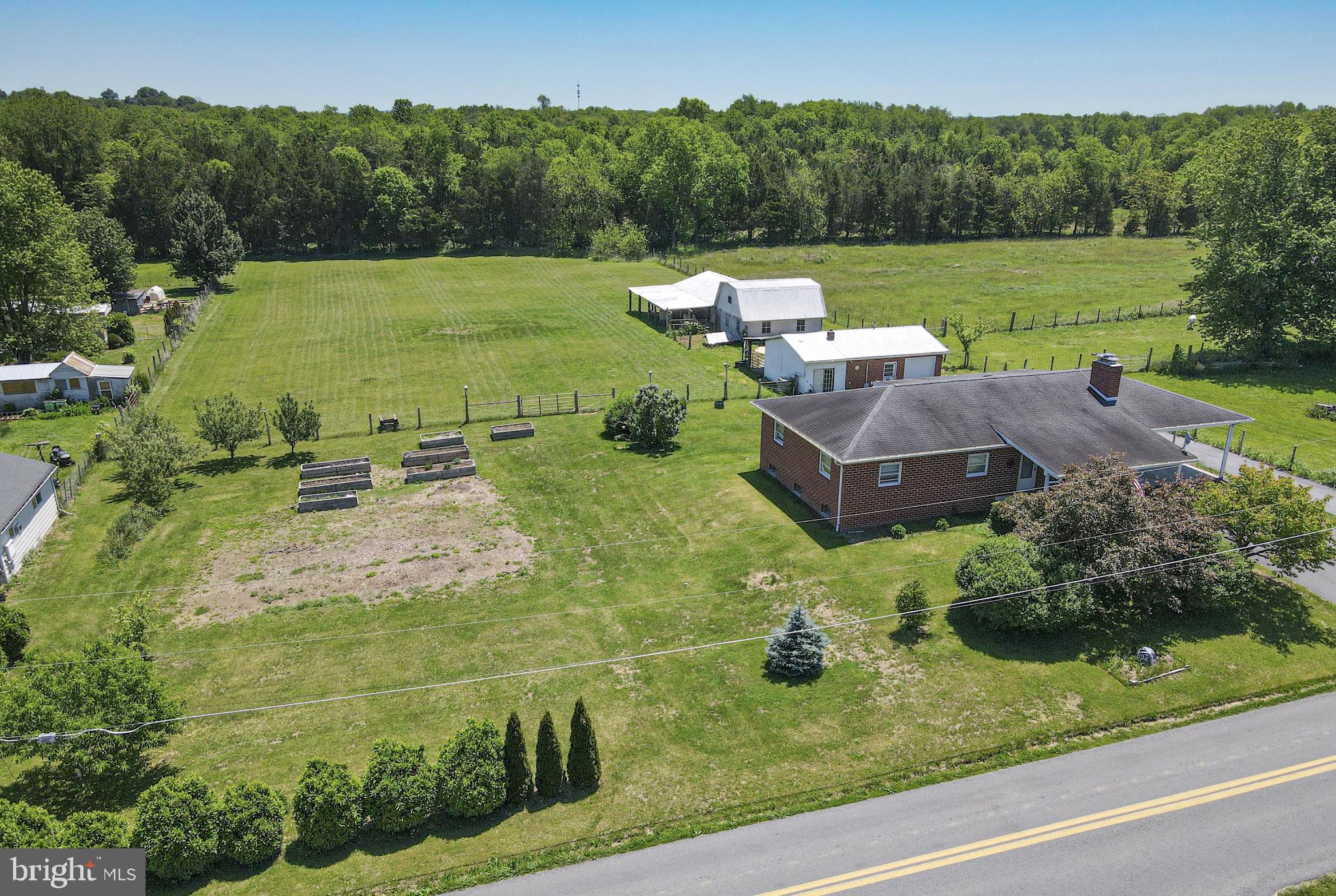 894 Files Cross Road Martinsburg, WV 25404 - Photo 29 of 40