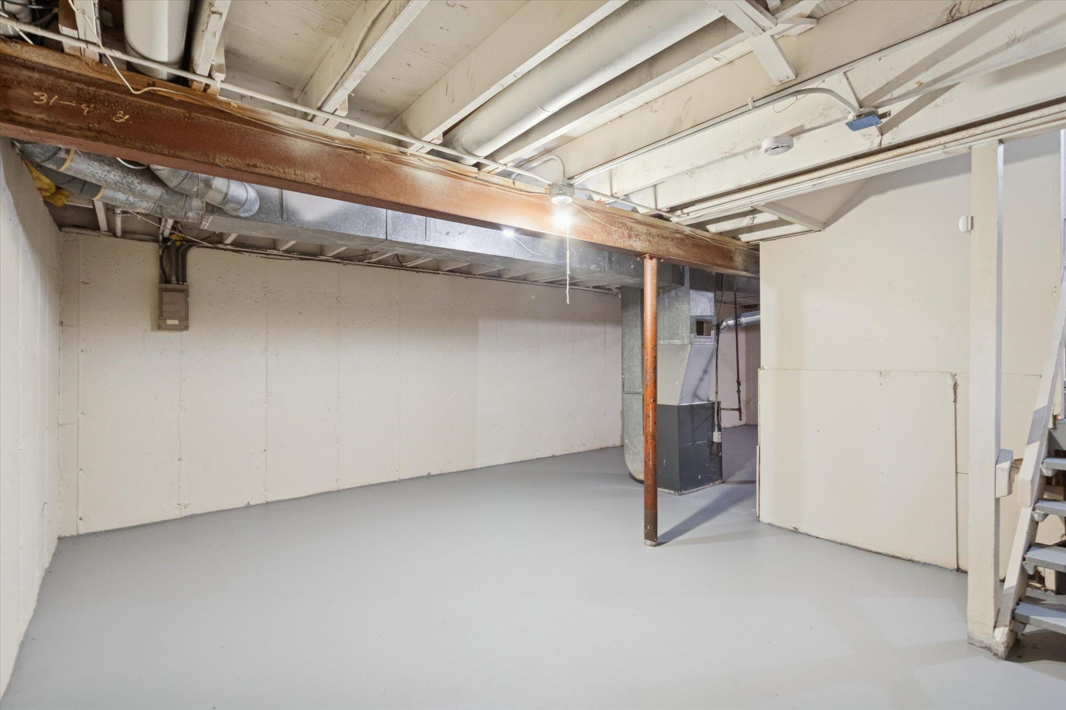 1120 Lincoln Avenue Rockford, IL 61102 - Photo 11 of 12 a view of an empty room