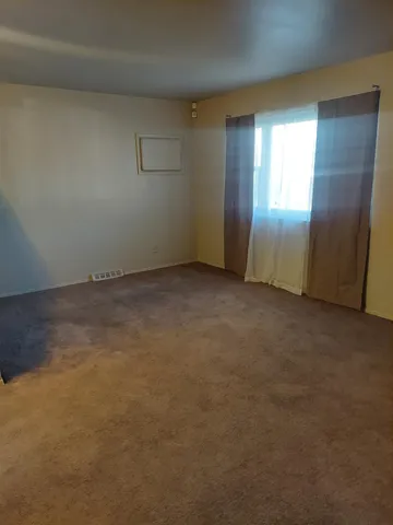 $1,525 | 1120 Lincoln Avenue, Rockford, IL 61102