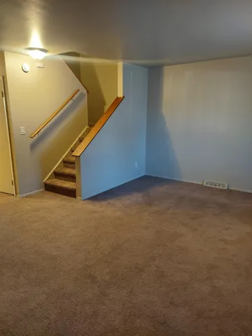 $1,525 | 1120 Lincoln Avenue, Rockford, IL 61102