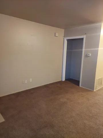 $1,525 | 1120 Lincoln Avenue, Rockford, IL 61102