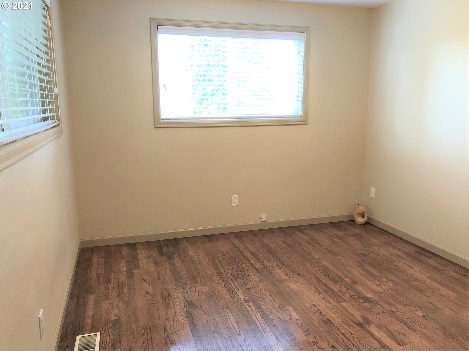 1421 Umpqua Road Woodburn, OR 97071 - Photo 12 of 20 Gallery Image 12